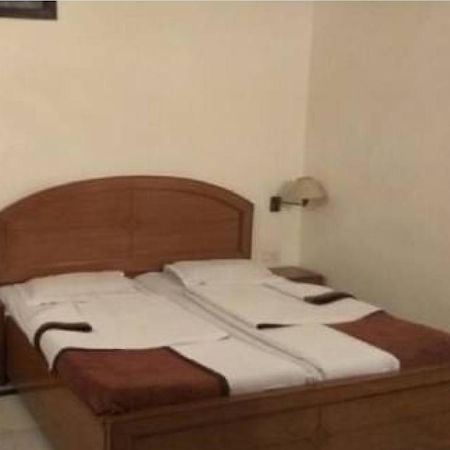 Mahalaxmi Plaza Hotel Faridabad Exteriör bild