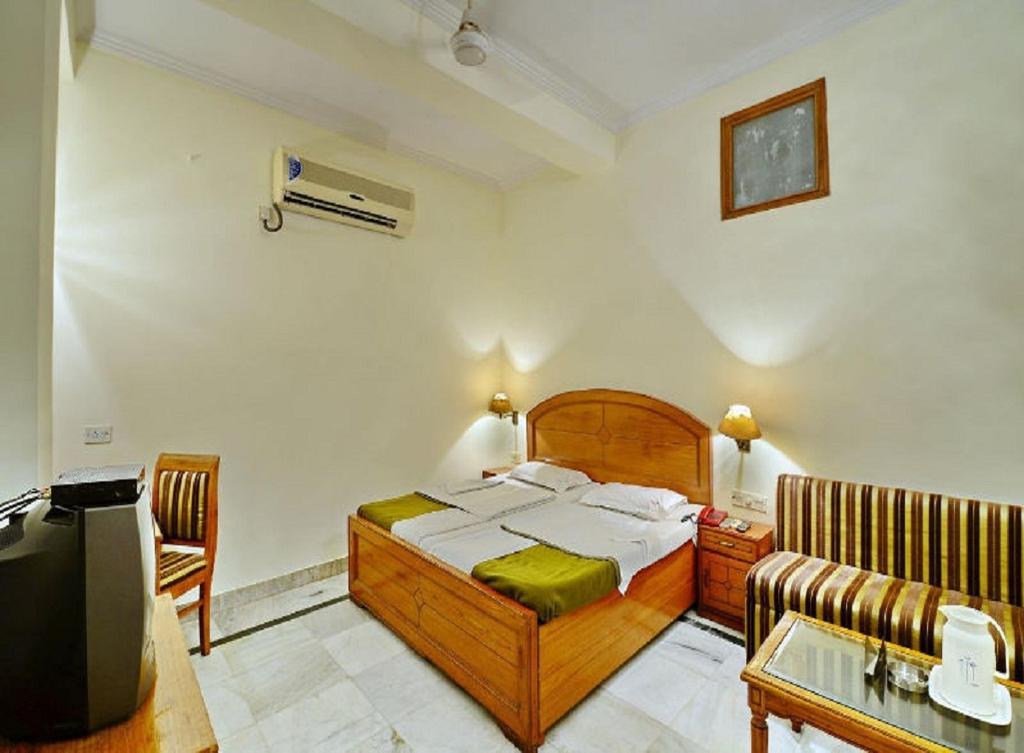 Mahalaxmi Plaza Hotel Faridabad Exteriör bild