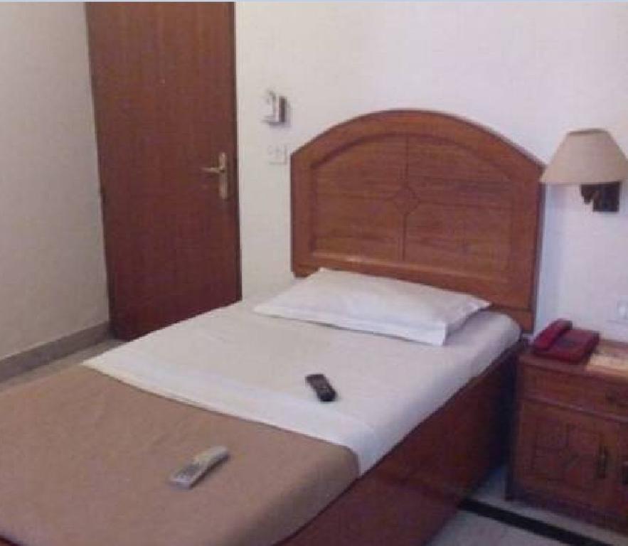 Mahalaxmi Plaza Hotel Faridabad Exteriör bild