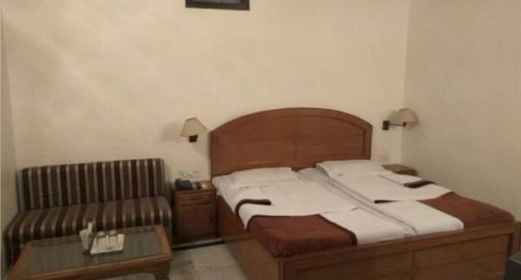 Mahalaxmi Plaza Hotel Faridabad Exteriör bild