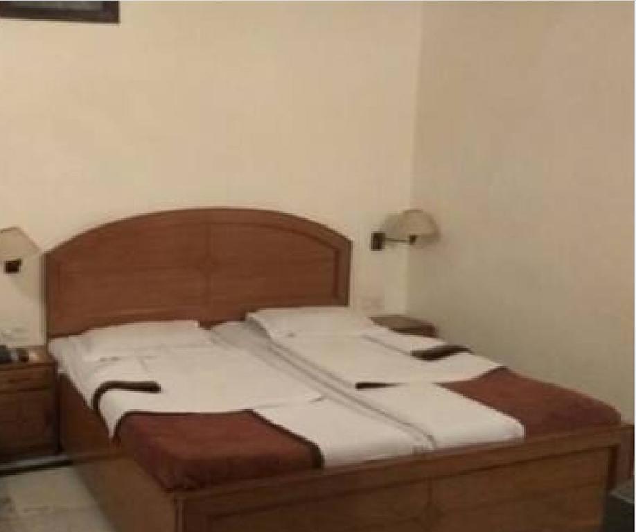 Mahalaxmi Plaza Hotel Faridabad Exteriör bild